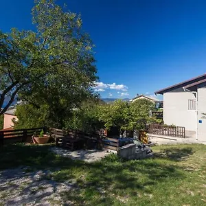https://studio-apartments-fancy-2.primorje-gorskikotar.com